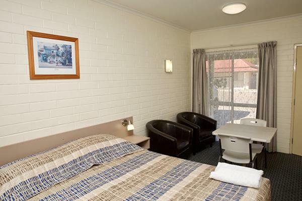 Pioneer Motel กูนดิวินดิ ภายนอก รูปภาพ