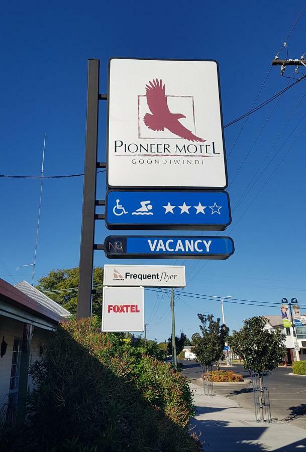 Pioneer Motel กูนดิวินดิ ภายนอก รูปภาพ